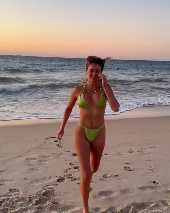 Video Ellaalexandraxo On The Beach