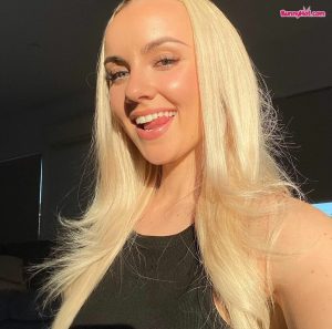 Mikalah Burgess bunnyhot (111)