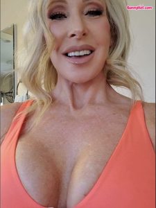 Morgan Taylor bunnyhot (188)