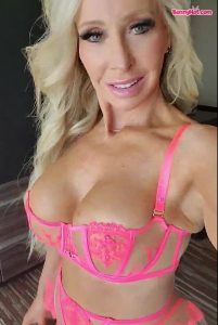 Morgan Taylor bunnyhot (260)