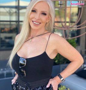 Morgan Taylor bunnyhot (328)