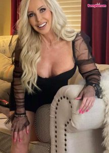 Morgan Taylor bunnyhot (446)