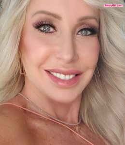 Morgan Taylor bunnyhot (493)