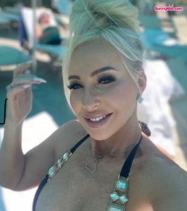 Morgan Taylor bunnyhot (672)