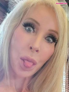 Morgan Taylor bunnyhot (683)