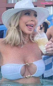 Morgan Taylor bunnyhot (763)