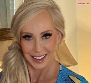 Morgan Taylor bunnyhot (796)
