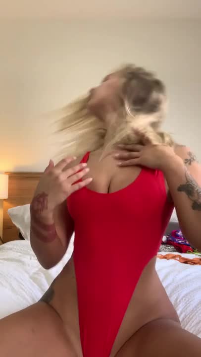 Video Model Erin Mia James Strips Down