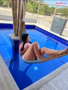 Alejandra Quiroz bunnyhot (463)