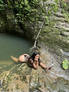 Alejandra Quiroz bunnyhot (562)