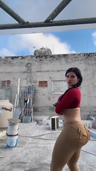Video Luciana90luna At A Construction Site