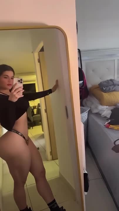 Video Luciana90luna Wears A Thong