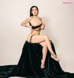 Karely Ruiz bunnyhot (168)