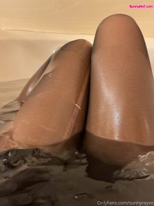 SunnyRayxo bunnyhot (185)