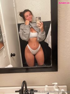 SunnyRayxo bunnyhot (213)