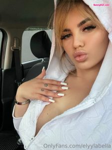 Ely La Bella bunnyhot (299)