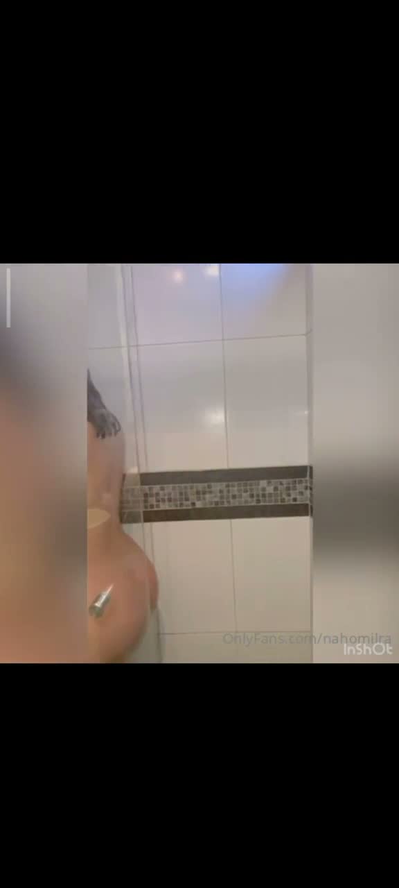 Nahomilra is on her way to the shower with her big ass.