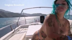 Fucking on a public yacht – Brendi sg