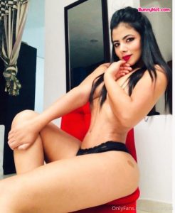 Paola Vargas bunnyhot (36)
