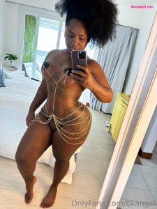 Yonna Galvão bunnyhot (431)